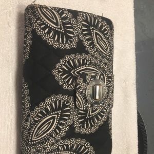 Very Bradley wallet black and white paisley tri fold.